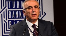 'Bankaları denetleyenlerin yarısı içeride'