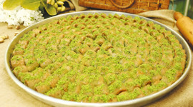 Adana'nın meşhur tatlıcısına FETÖ gözaltısı