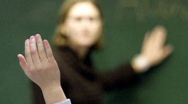 Atılan öğretmenler maaşı geri verecek