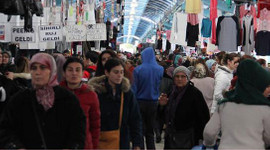 Balkanların en büyük pazarında insan seli