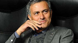 Mourinho evinde vuruldu