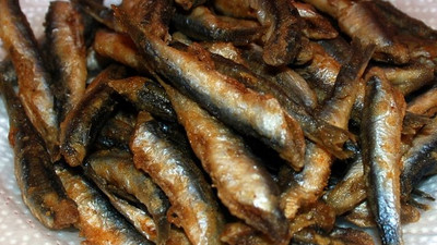 Bayramın kurbanı hamsi: 3 TL'ye düştü!