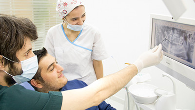 İşsiz kalan erkeğe eş üstünden sağlık yardımı