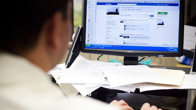 Facebook'tan ek iş yaptı, tazminatsız kovuldu