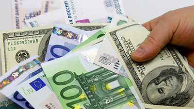 Dolar hafif çıkışta, Euro rekor kırdı