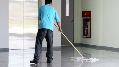 Kapıcıyı atan ceza öder