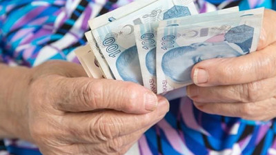 Emeklilere maaşları ve ikramiyeleri bayramdan önce yatacak