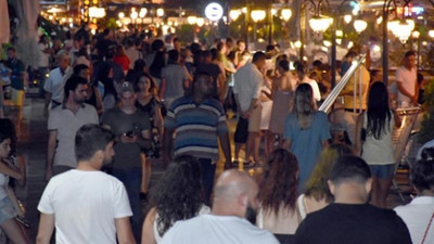 Marmaris'te caddeler dolup taştı!