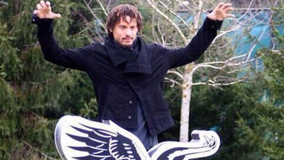 Yeni transferden ilginç poz