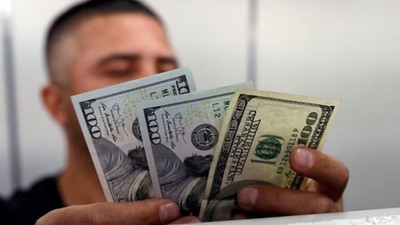 Tarihte bir ilk: 100 dolar sayısı 1 doları aştı