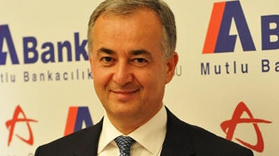 Duayen bankacıdan şok karar!