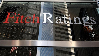Fitch, İtalya'nın kredi notunu düşürdü