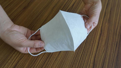 Geri dönüşüm yazıcısıyla koruyucu maske ürettiler
