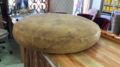 2,5 ton sütten dev gravyer peyniri şaşırttı