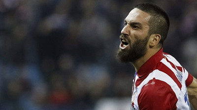 Arda: Yatakta top sektiren adamım!