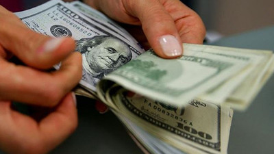 Dolar dalgalı başladı