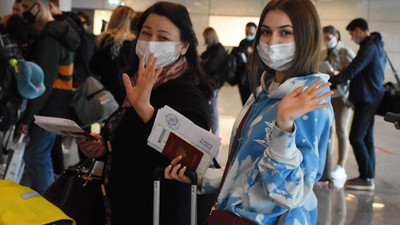 Muğla'da Rus turist kafilesini taşıyan yolcu uçağı havalimanında "su takı"yla karşılandı