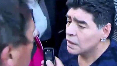 Maradona gazeteciyi tokatladı!