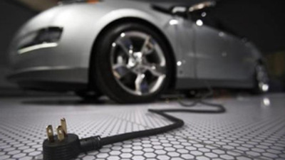 Elektrikli otomobile yüksek voltaj!