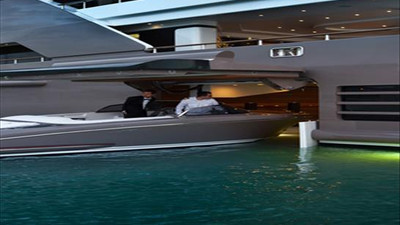 Dünyada bir ilk! 60 metrelik bir ‘yüzen saray