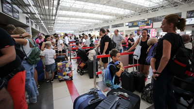 Antalya'dan son 4 ayda 17 bin yabancı 'göç' etti