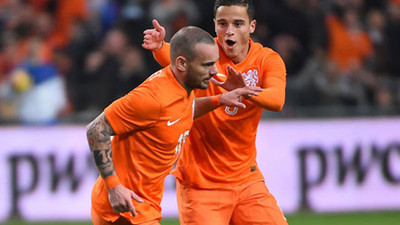 Sneijder taraftara kızdı: Aptallar...