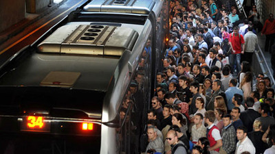 Metrobüs yolcusu sayısı 1 milyarı aştı