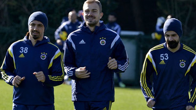 Mert Günok parmak ısırtıyor