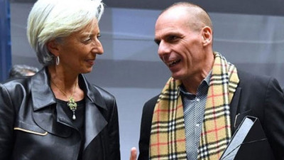 Solcu bakan 400 euro'luk kaşkol takar mı?