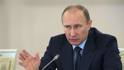 Putin kendinin ve personelinin maaşını yüzde 10 indirdi