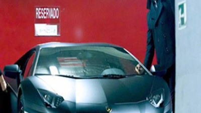 Ünlü futbolcular ve arabaları