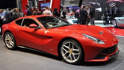 Krallara layık Ferrari F12berlinetta