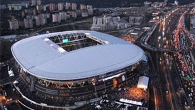 TT Arena'nın çatısı lükse kurban gitmiş!
