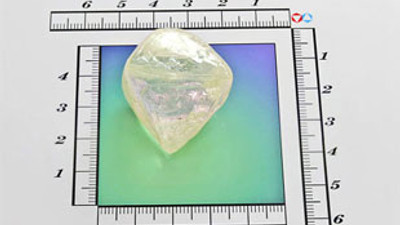 145,44 karatlık tek parça elmas bulundu!