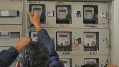 Çakma TEDAŞ vatandaşı çarptı!