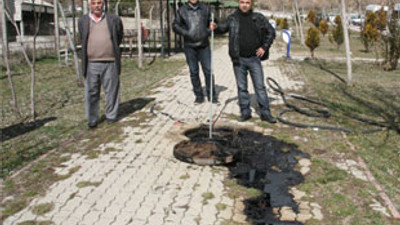 Kanalizasyon kapağından petrol fışkırdı!