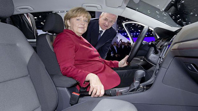 Merkel'den Volkswagen skandalı uyarısı