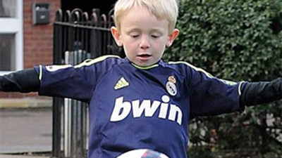 Devleri peşinden koşturan küçük Messi