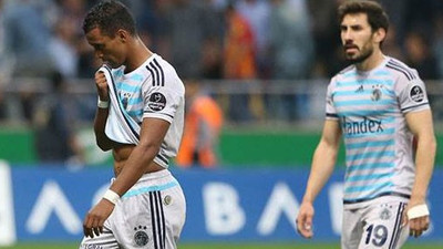 Aziz Yıldırım memnun değil! Soyunma odasına indi ve...