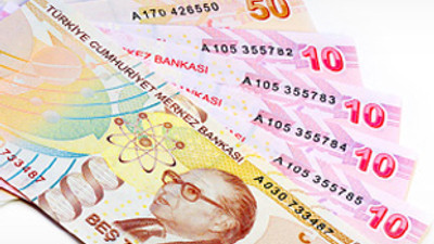 Altı ay çalışıp bir yıl maaş alıyorlar