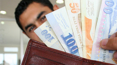 Memurlara yüksek maaş masada