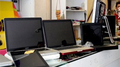 THY uçaklarında unutulan eşyalar satışa çıktı