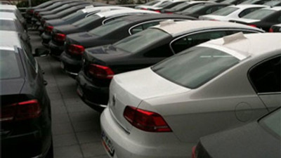 Gümrüklerdeki araçlar satışa çıkıyor