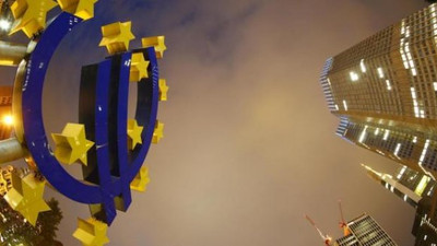 Euro Bölgesi, şubatta deflasyona geri göndü