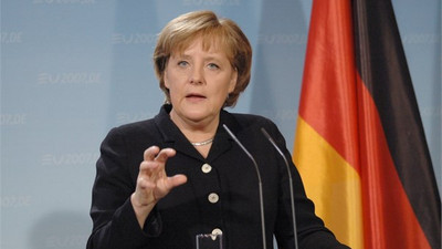 Merkel: Fabrika açmak yetmiyor