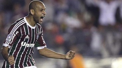 Carlinhos'a iki dev talip