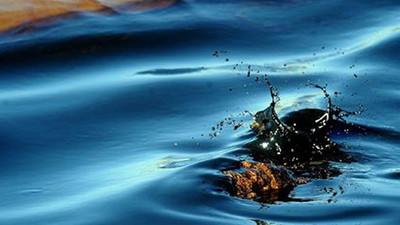 Tonlarca petrol denize aktı!