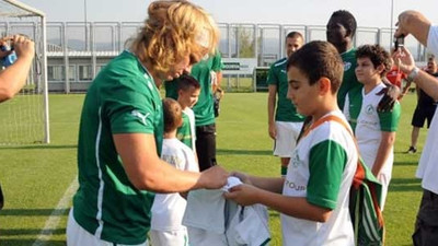 Süper Lig'de 6 dakikası 870 bin euroya oynadı