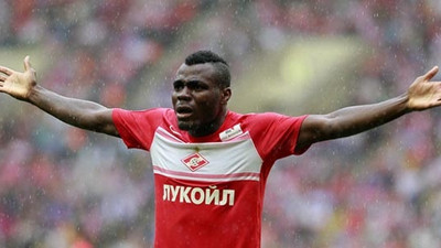 Emenike'de milli sorun!