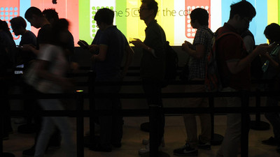 Patron için iPhone 5S kuyruğunda!